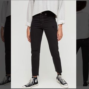 Aritzia x Levi’s Wedgie Icon - black distressed
